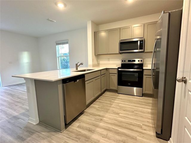 2933 CANARY AVENUE, Davenport, FL 33897