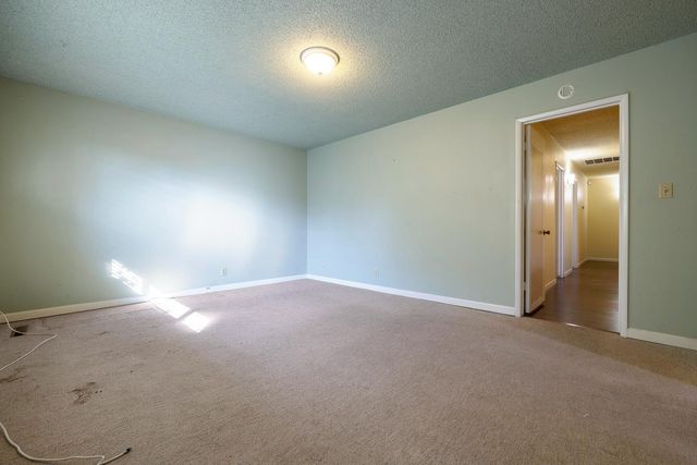 6647 N Anna Street, Fresno, CA 93710