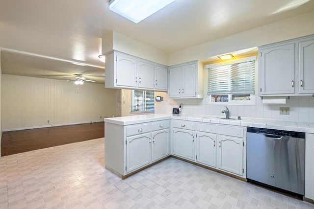 6647 N Anna Street, Fresno, CA 93710