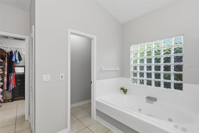 390 GLEN ABBEY LANE, Debary, FL 32713