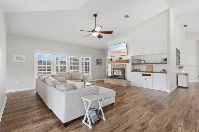 390 GLEN ABBEY LANE, Debary, FL 32713