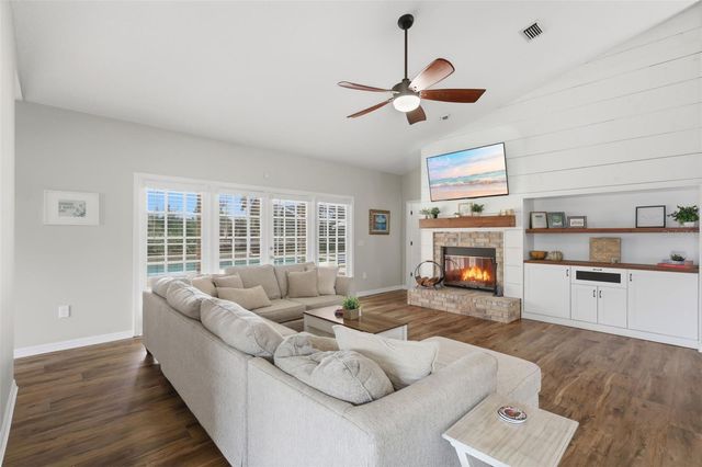 390 GLEN ABBEY LANE, Debary, FL 32713