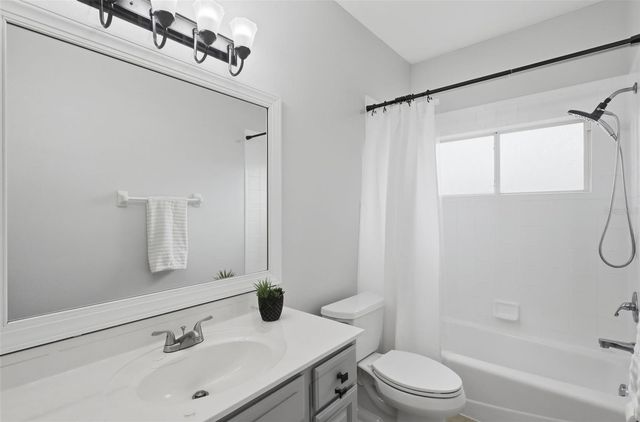 390 GLEN ABBEY LANE, Debary, FL 32713