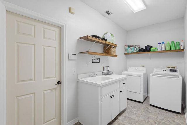 390 GLEN ABBEY LANE, Debary, FL 32713