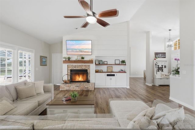 390 GLEN ABBEY LANE, Debary, FL 32713