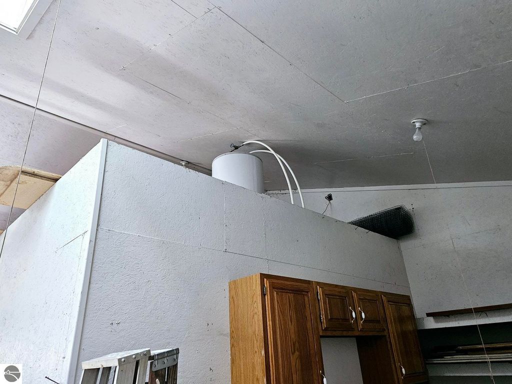 Image 13 of property listing at 615 E Franklin Street, East Tawas, MI 48730