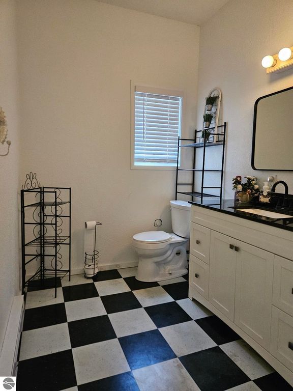 Image 14 of property listing at 615 E Franklin Street, East Tawas, MI 48730