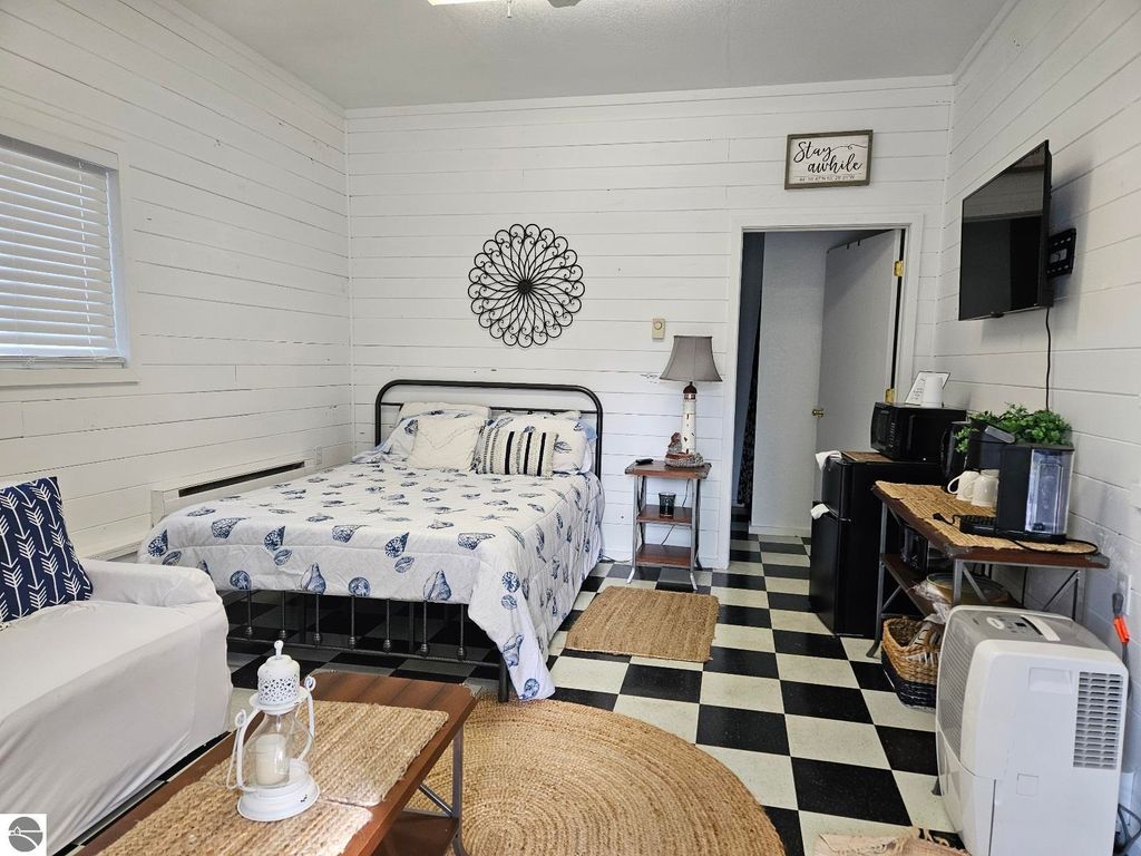 Image 4 of property listing at 615 E Franklin Street, East Tawas, MI 48730