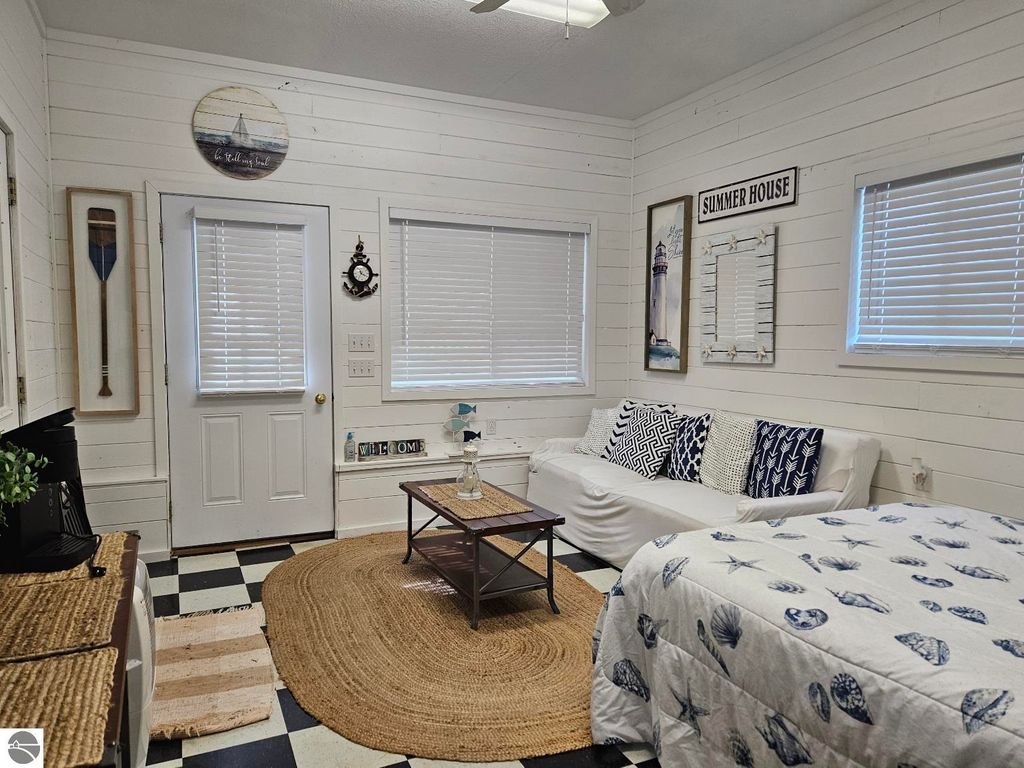 Image 5 of property listing at 615 E Franklin Street, East Tawas, MI 48730