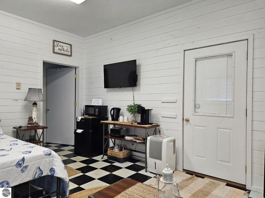 Image 7 of property listing at 615 E Franklin Street, East Tawas, MI 48730