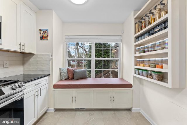 7 EDITH DR, Somerset, NJ 08873