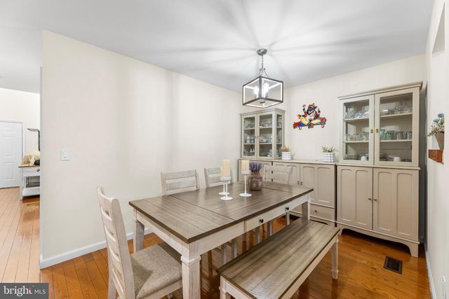 7 EDITH DR, Somerset, NJ 08873