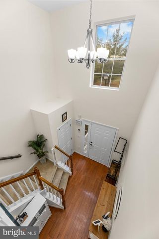 7 EDITH DR, Somerset, NJ 08873