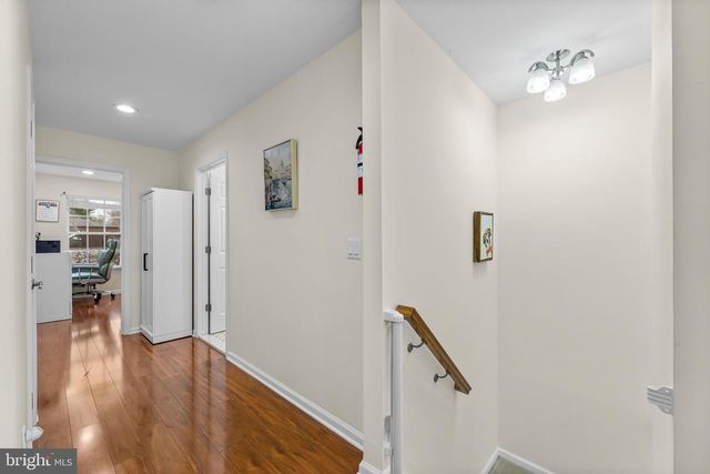 7 EDITH DR, Somerset, NJ 08873