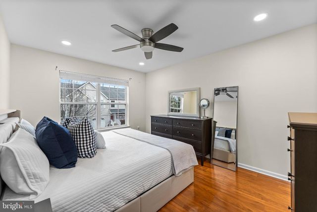 7 EDITH DR, Somerset, NJ 08873