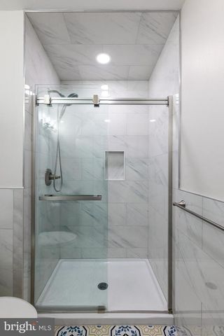 7 EDITH DR, Somerset, NJ 08873