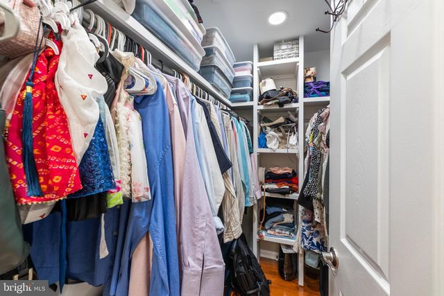 7 EDITH DR, Somerset, NJ 08873