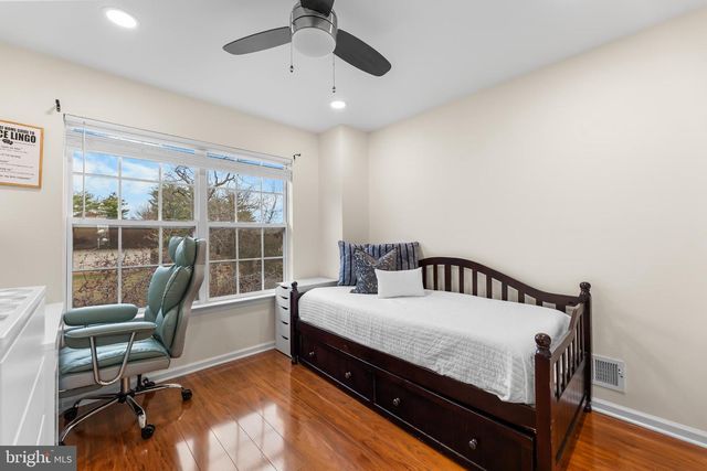 7 EDITH DR, Somerset, NJ 08873