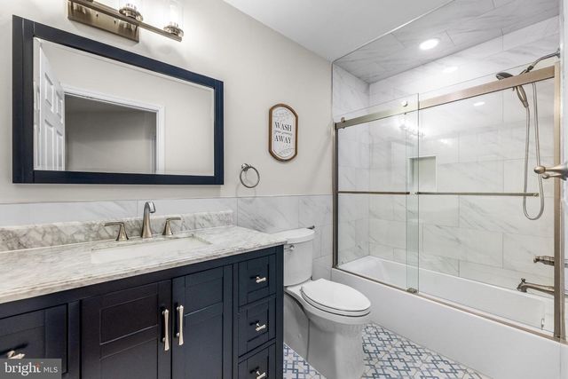 7 EDITH DR, Somerset, NJ 08873