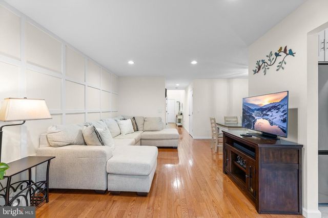 7 EDITH DR, Somerset, NJ 08873