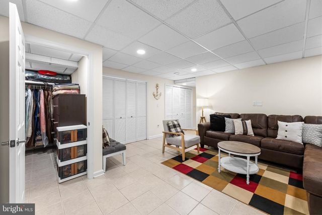 7 EDITH DR, Somerset, NJ 08873