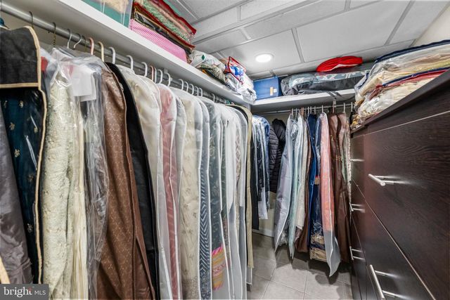 7 EDITH DR, Somerset, NJ 08873