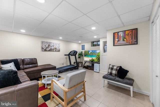 7 EDITH DR, Somerset, NJ 08873