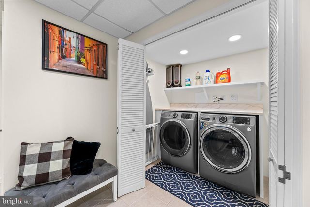 7 EDITH DR, Somerset, NJ 08873