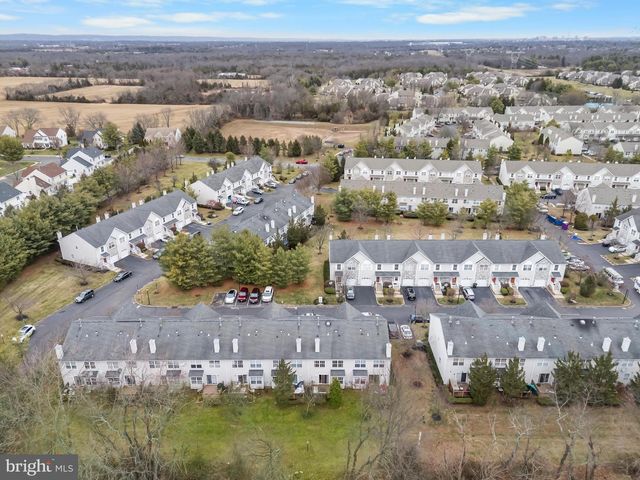 7 EDITH DR, Somerset, NJ 08873