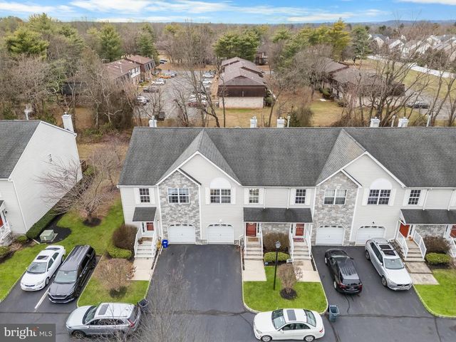 7 EDITH DR, Somerset, NJ 08873
