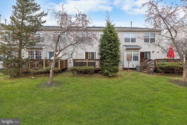 7 EDITH DR, Somerset, NJ 08873