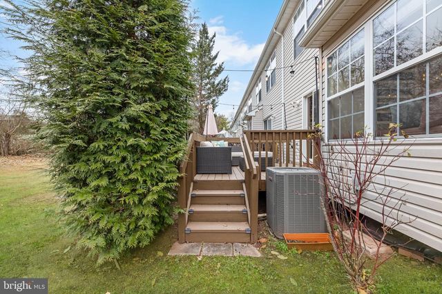 7 EDITH DR, Somerset, NJ 08873