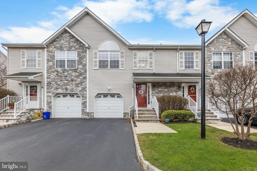 7 EDITH DR, Somerset, NJ 08873