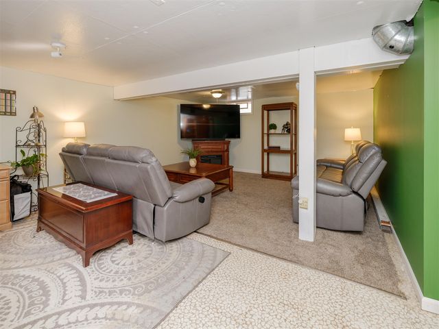 1622 Homecrest Avenue, Kalamazoo, MI 49001