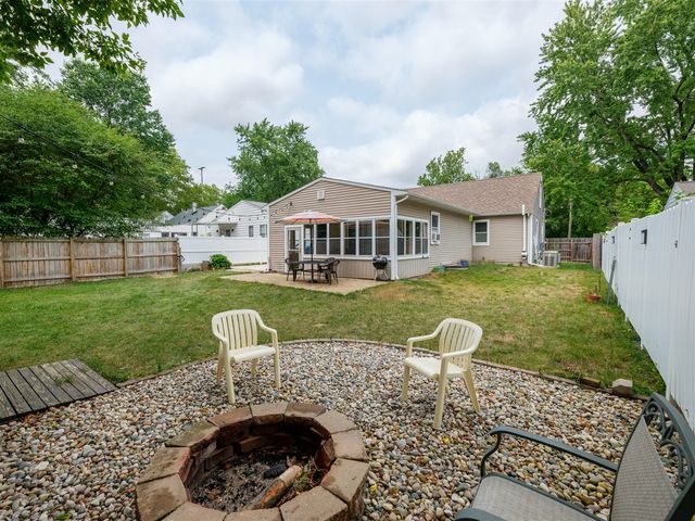 1622 Homecrest Avenue, Kalamazoo, MI 49001