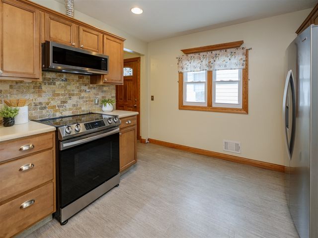1622 Homecrest Avenue, Kalamazoo, MI 49001