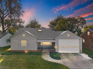 5906 Twin Lakes Drive, Parma, OH 44129