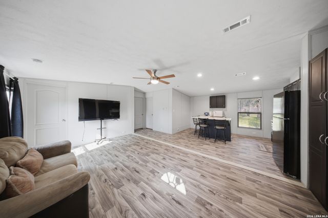 23307 Hickory Shadow, Elmendorf, TX 78112