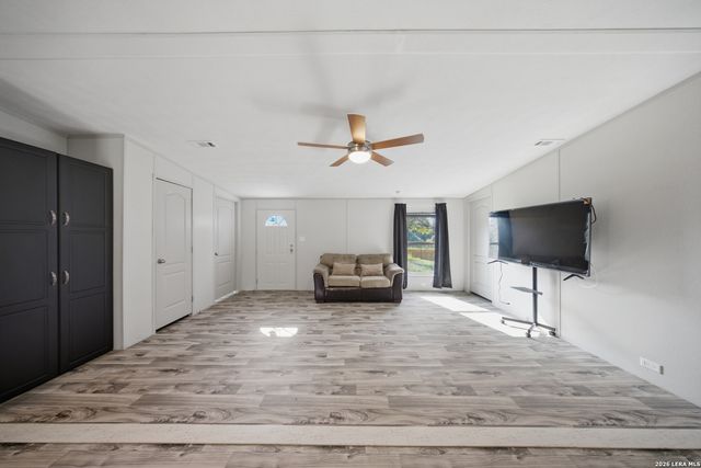 23307 Hickory Shadow, Elmendorf, TX 78112
