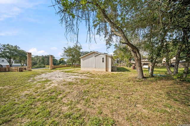 23307 Hickory Shadow, Elmendorf, TX 78112
