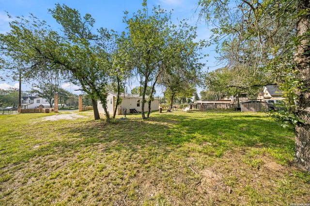 23307 Hickory Shadow, Elmendorf, TX 78112