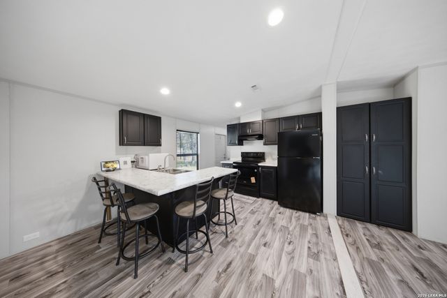 23307 Hickory Shadow, Elmendorf, TX 78112