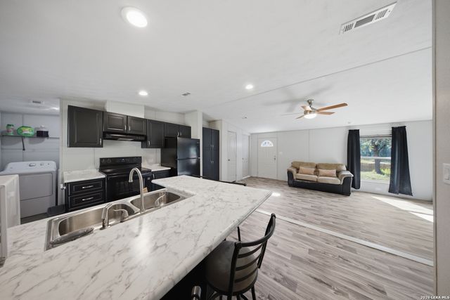 23307 Hickory Shadow, Elmendorf, TX 78112