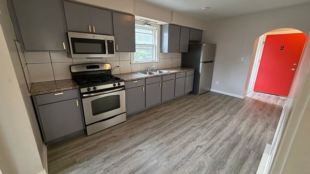 714 Helmholz Avenue 2, Waukegan, IL 60085