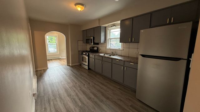 714 Helmholz Avenue 2, Waukegan, IL 60085