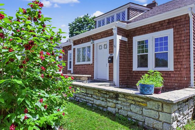 1213 College AVENUE, Racine, WI 53403