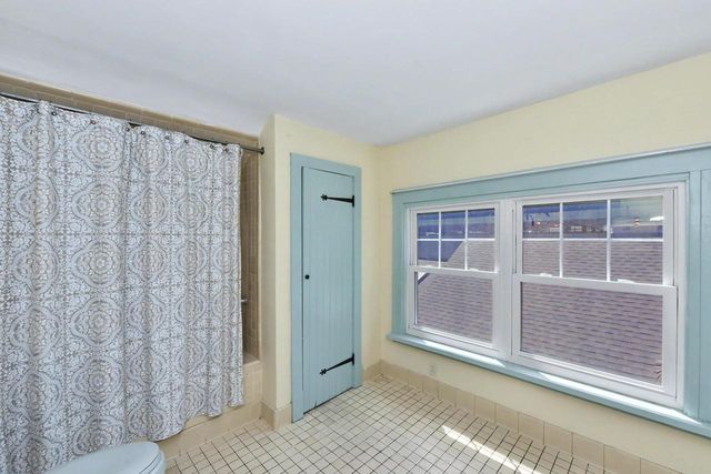 1213 College AVENUE, Racine, WI 53403