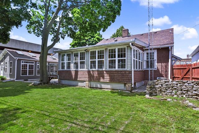 1213 College AVENUE, Racine, WI 53403