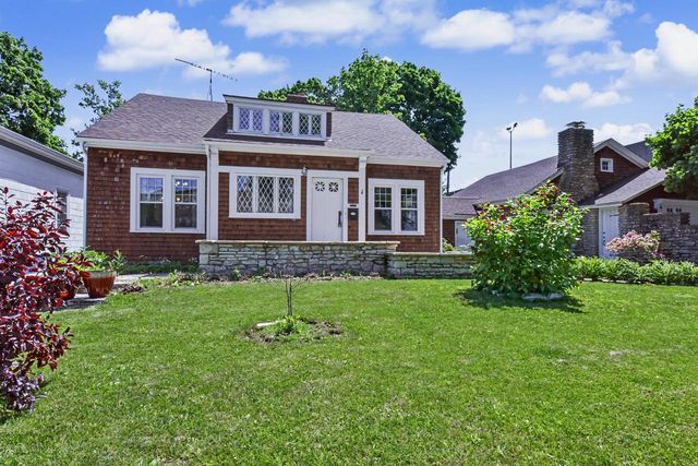1213 College AVENUE, Racine, WI 53403