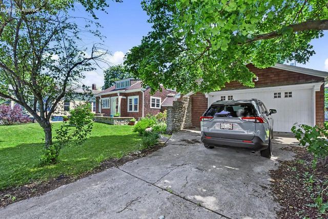 1213 College AVENUE, Racine, WI 53403